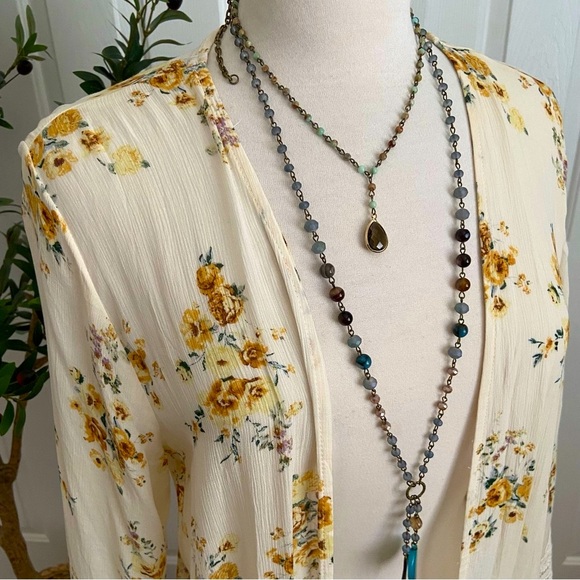 Floral Creamy Yellow Kimono with Lace Trim - Picture 3 of 10